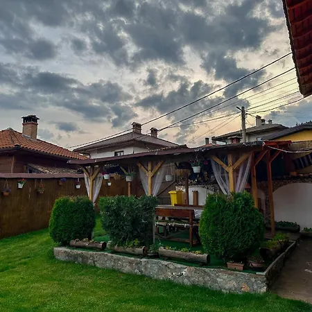 златкова къща Guest house Koprivshtitsa