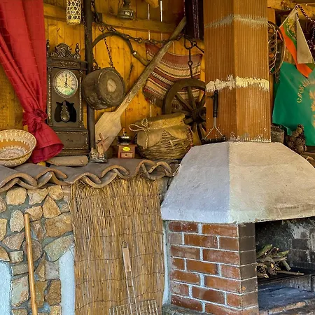 златкова къща