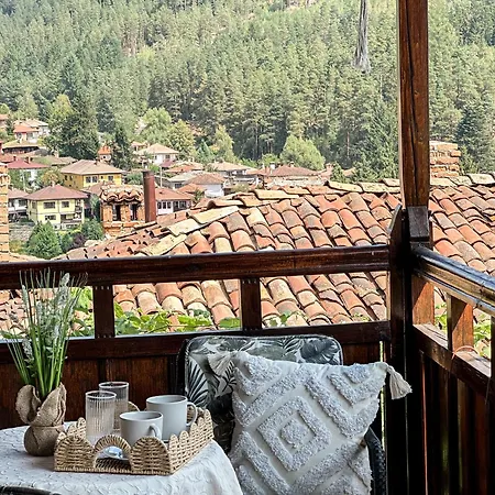 златкова къща 4* Koprivchtitsa