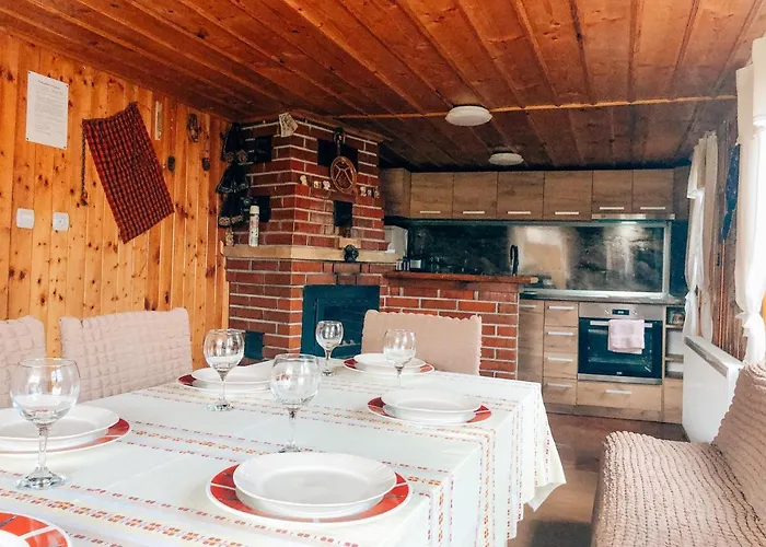 златкова къща *